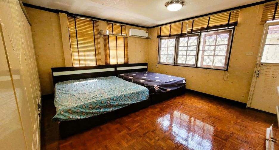 For sale 3 bed house in Bangkok Yai, Bangkok