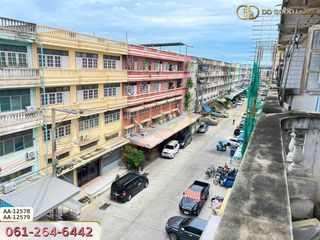 For sale 3 bedrooms retail Space in Bang Bon, Bangkok