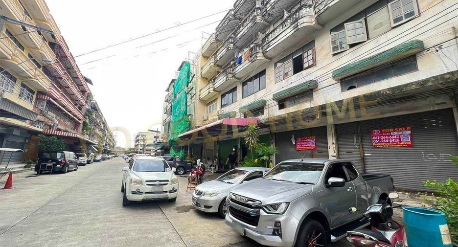 For sale 3 bedrooms retail Space in Bang Bon, Bangkok