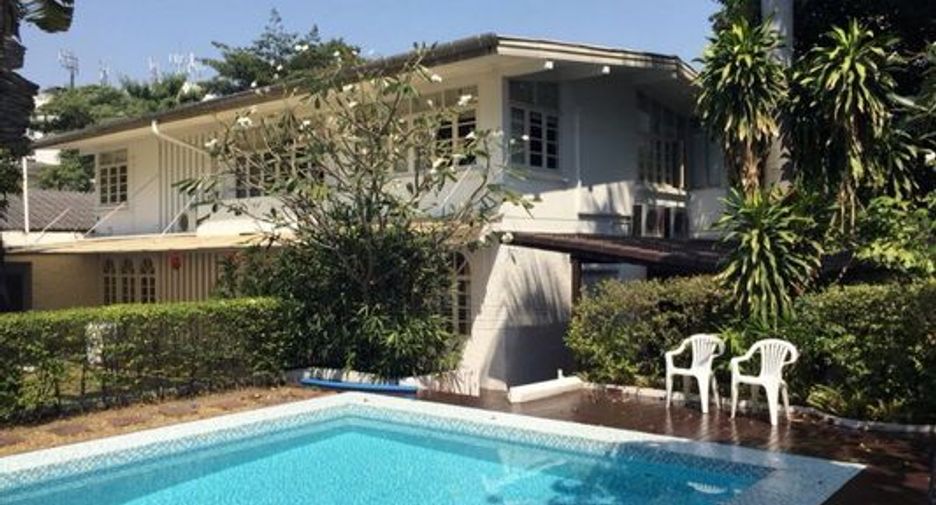 For sale 3 bedrooms house in Watthana, Bangkok