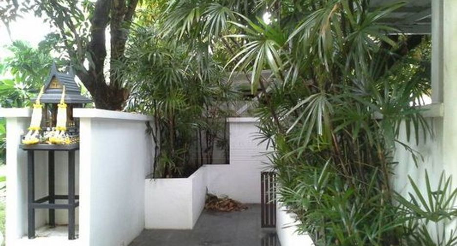 For sale 3 bedrooms house in Watthana, Bangkok