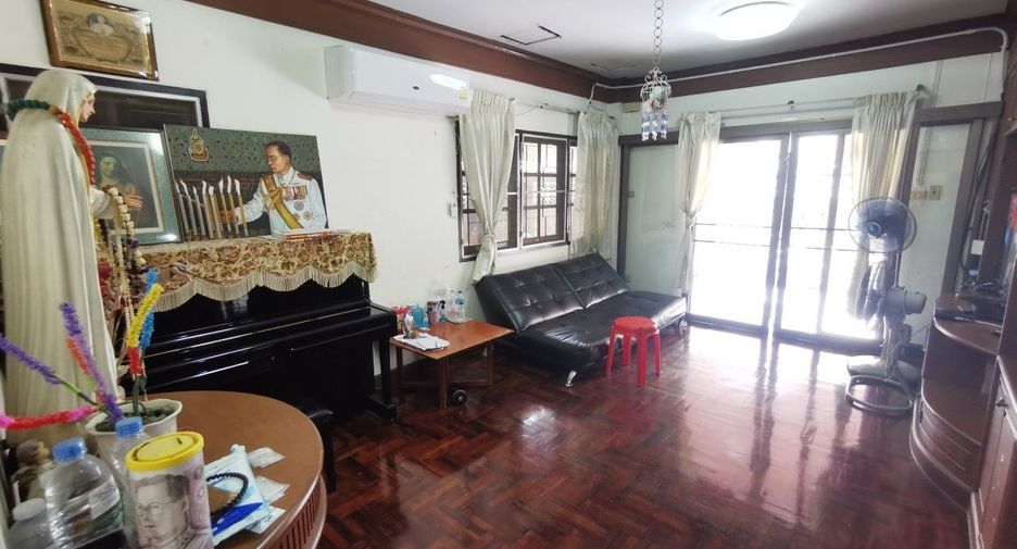 For sale 7 bed house in Sathon, Bangkok