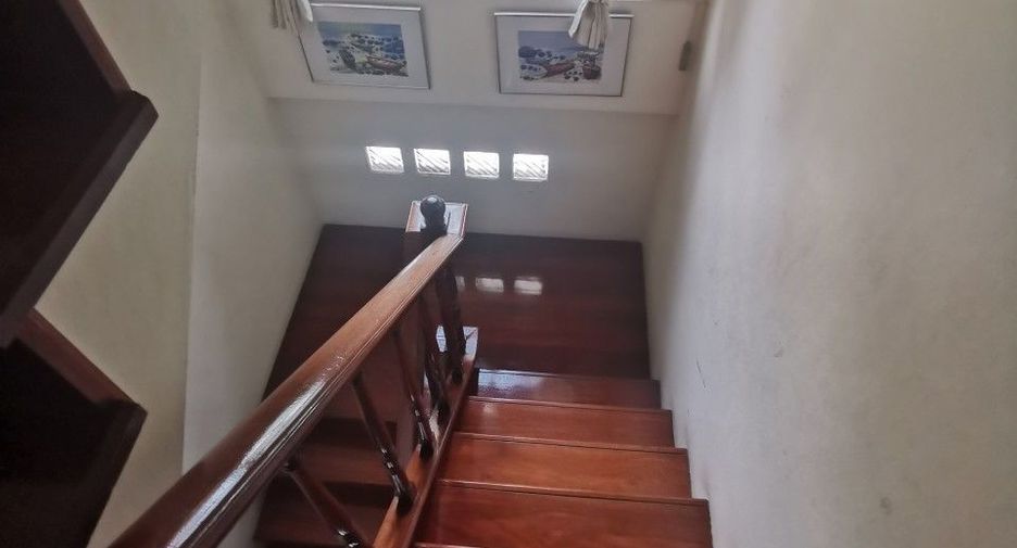For sale 7 Beds house in Sathon, Bangkok