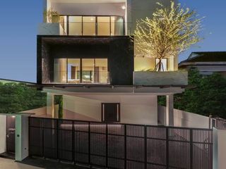 For sale 4 bed office in Watthana, Bangkok