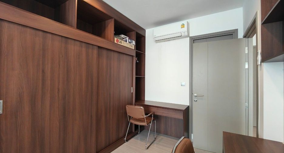 For sale 2 bed condo in Huai Khwang, Bangkok