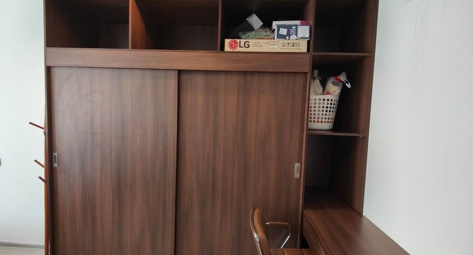 For sale 2 bed condo in Huai Khwang, Bangkok