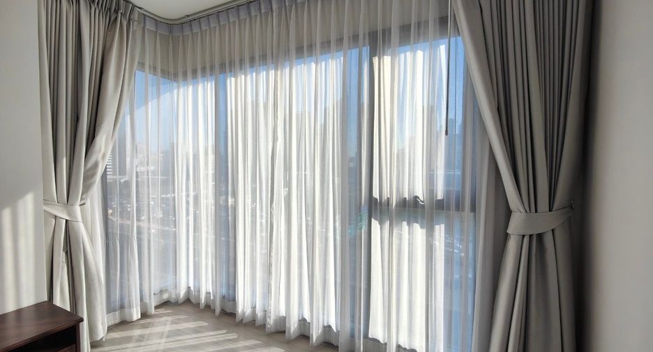 For sale 2 bed condo in Huai Khwang, Bangkok