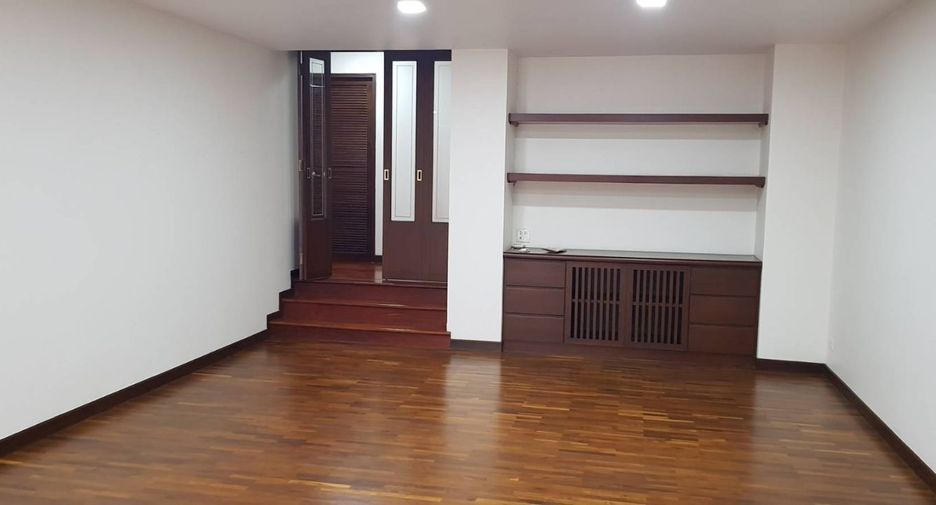 ให้เช่า 3 ห้องนอน ทาวน์เฮ้าส์ ใน วัฒนา, กรุงเทพฯ