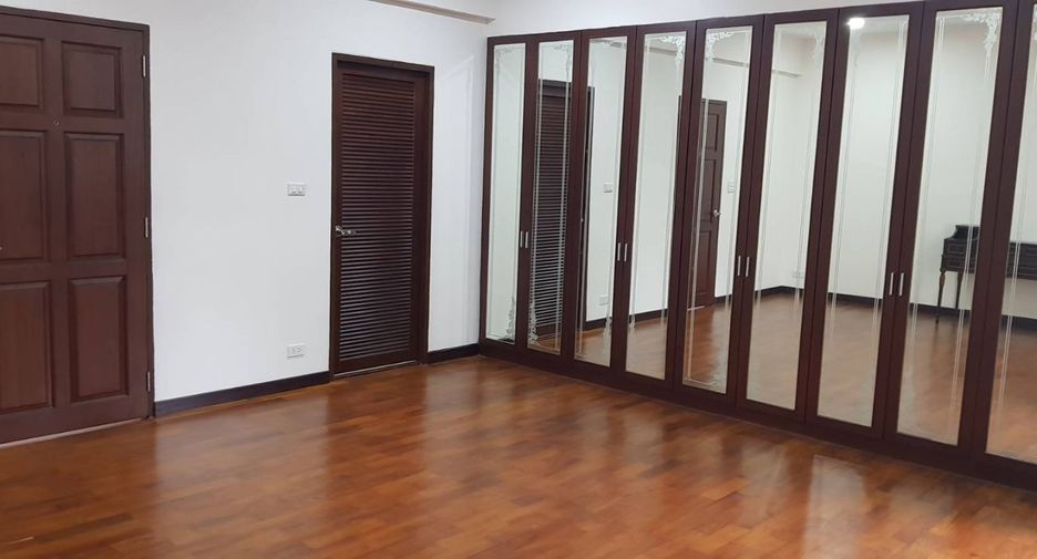 ให้เช่า 3 ห้องนอน ทาวน์เฮ้าส์ ใน วัฒนา, กรุงเทพฯ