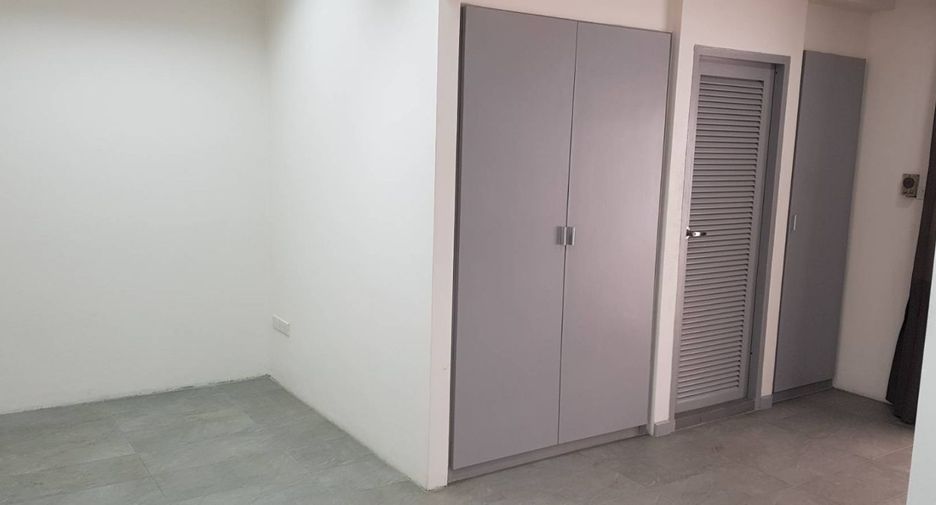 ให้เช่า 3 ห้องนอน ทาวน์เฮ้าส์ ใน วัฒนา, กรุงเทพฯ