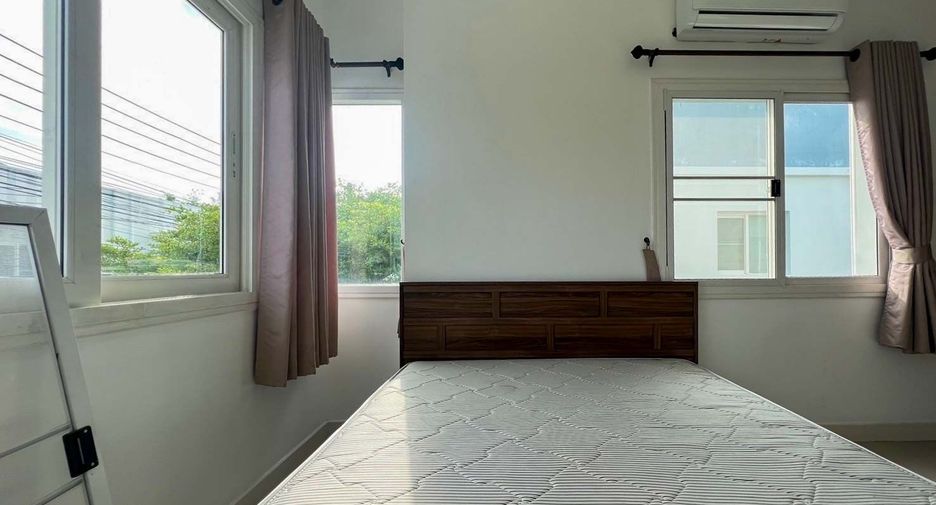 For rent 3 bedrooms townhouse in Mueang Chiang Mai, Chiang Mai