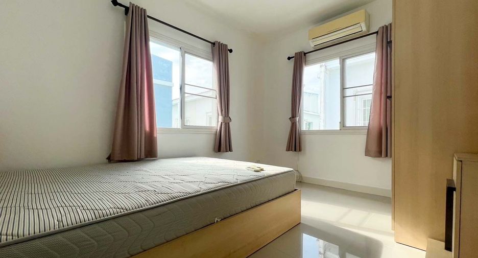 For rent 3 bedrooms townhouse in Mueang Chiang Mai, Chiang Mai