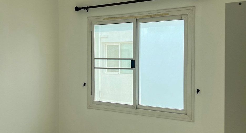 For rent 3 bedrooms townhouse in Mueang Chiang Mai, Chiang Mai