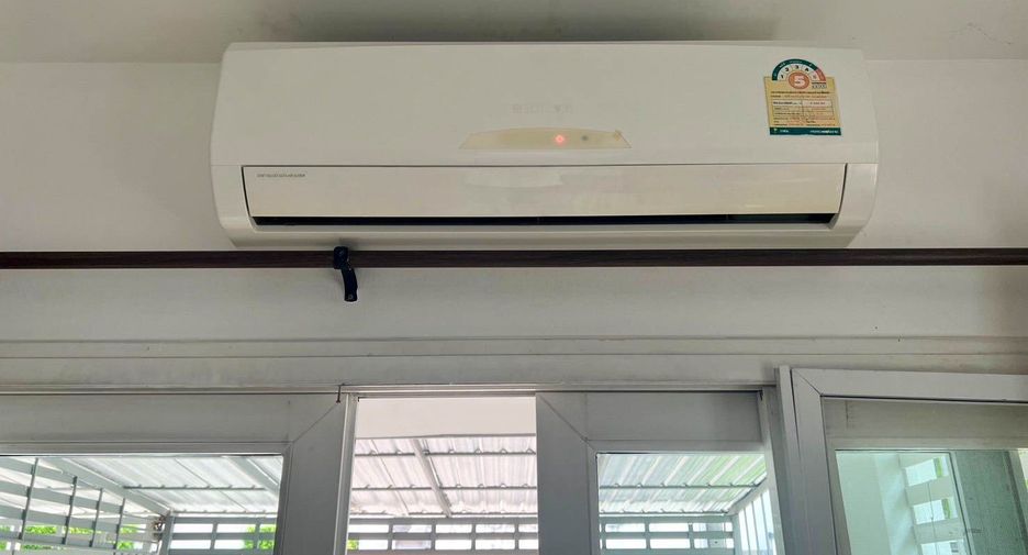 For rent 3 bedrooms townhouse in Mueang Chiang Mai, Chiang Mai