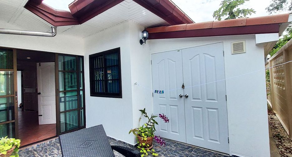 For sale 5 Beds villa in Klaeng, Rayong