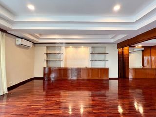 For sale 4 Beds condo in Watthana, Bangkok