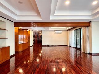 For sale 4 Beds condo in Watthana, Bangkok