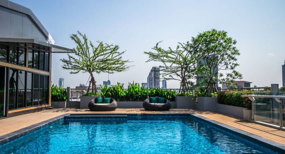 For rent 3 bedrooms condo in Watthana, Bangkok
