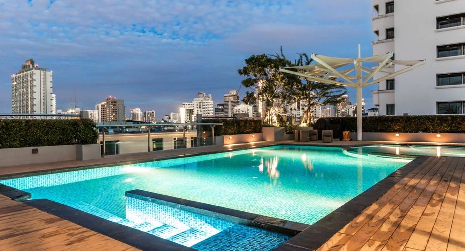 For rent 3 bedrooms condo in Watthana, Bangkok