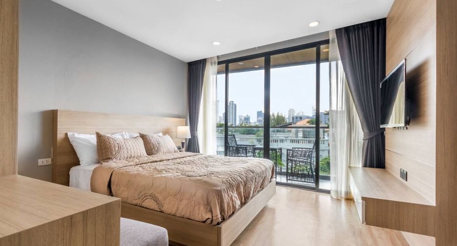 For rent 3 bedrooms condo in Watthana, Bangkok
