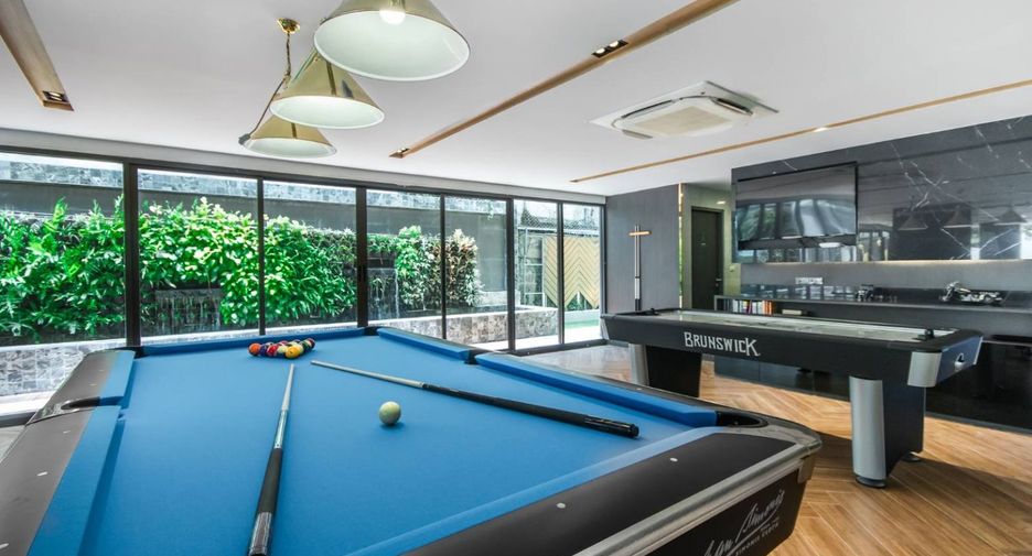 For rent 3 bedrooms condo in Watthana, Bangkok