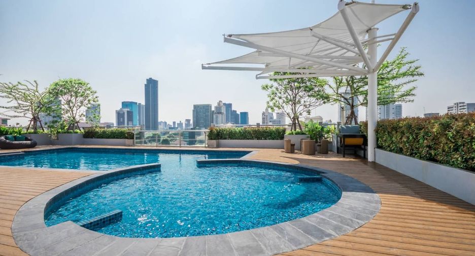 For rent 3 bedrooms condo in Watthana, Bangkok