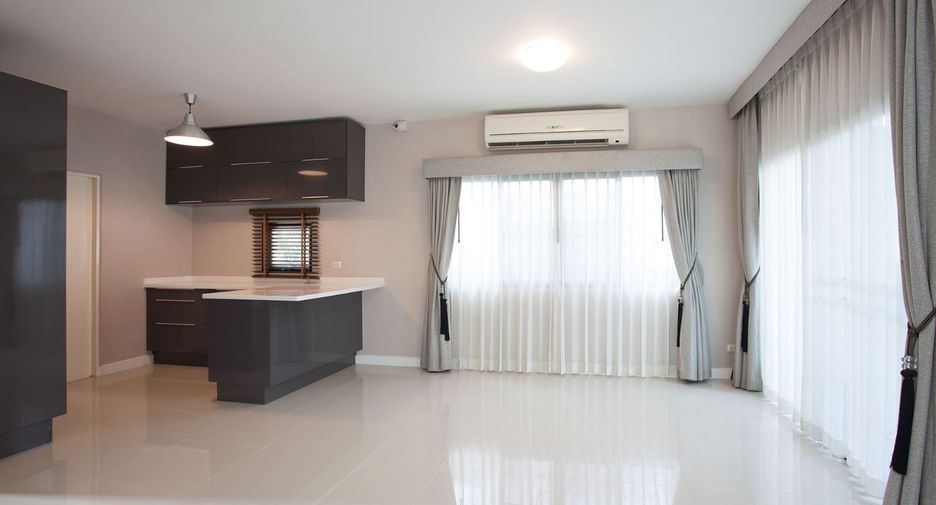 For rent and for sale 3 bed house in Sai Mai, Bangkok