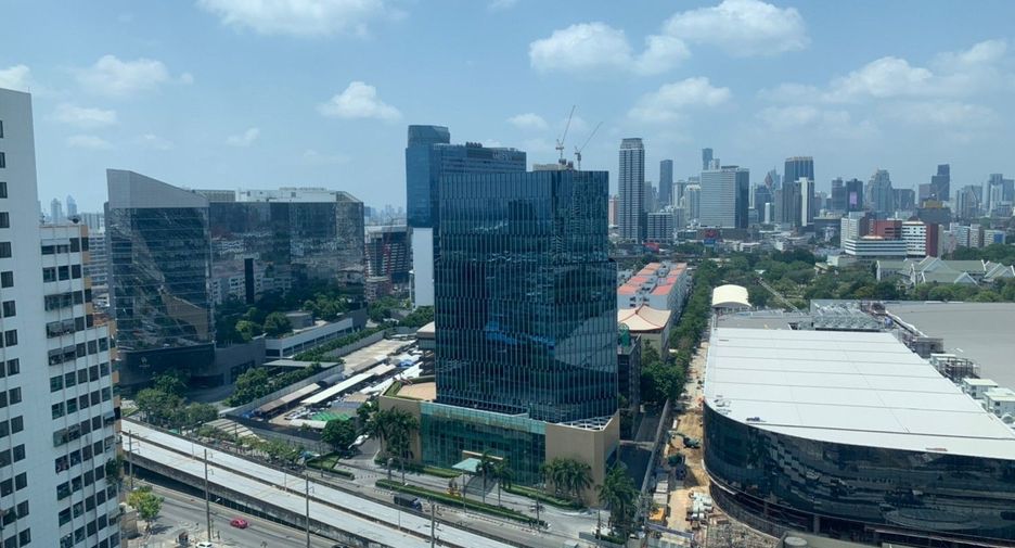 For rent 3 ベッドルーム condo in Khlong Toei, Bangkok