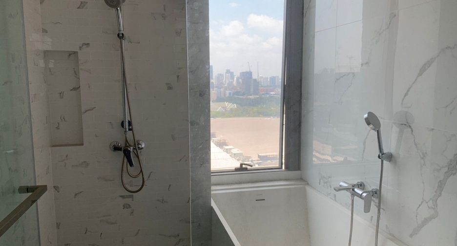 For rent 3 ベッドルーム condo in Khlong Toei, Bangkok