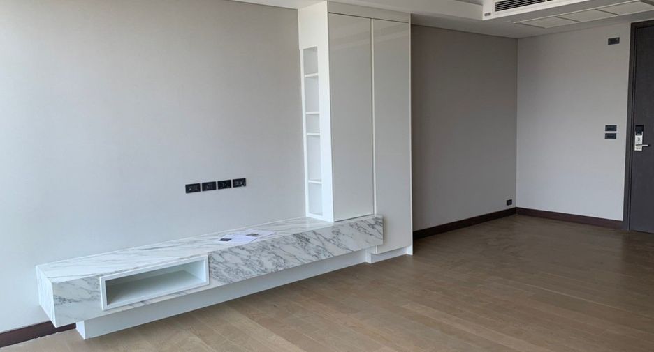 For rent 3 ベッドルーム condo in Khlong Toei, Bangkok