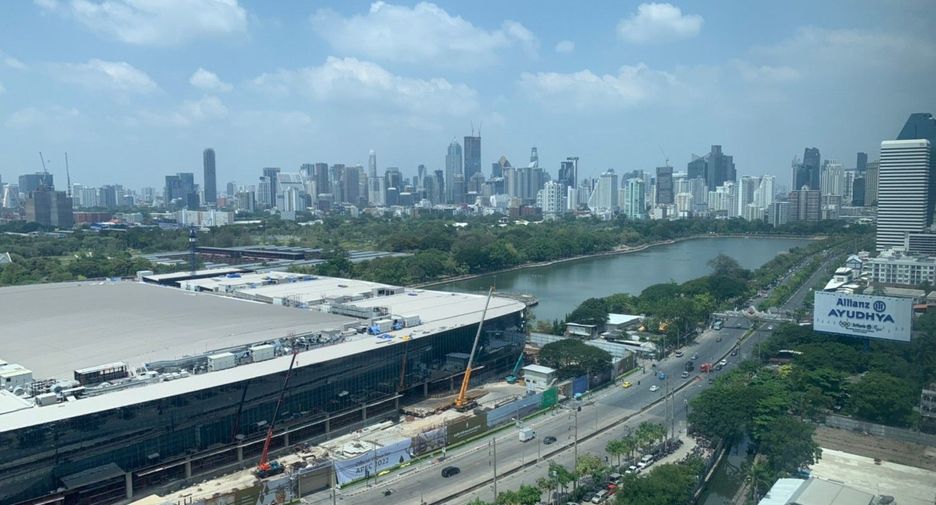 For rent 3 ベッドルーム condo in Khlong Toei, Bangkok