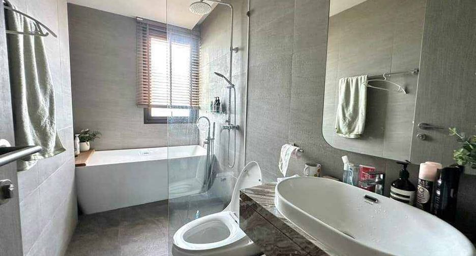 For rent 3 bedrooms condo in Bang Lamung, Chonburi
