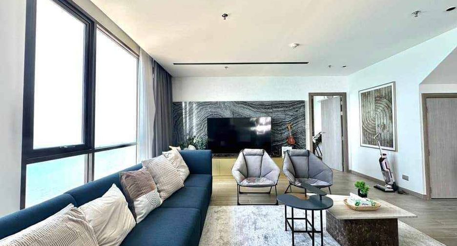 For rent 3 bedrooms condo in Bang Lamung, Chonburi