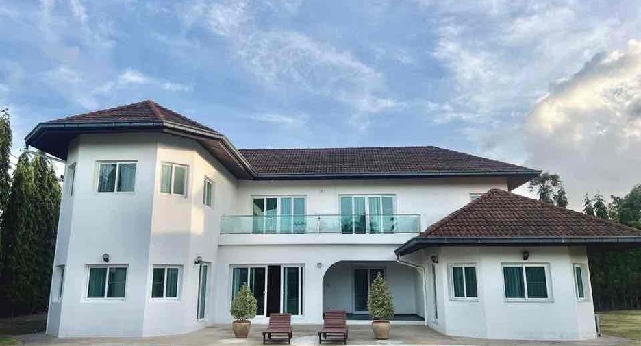 À vendre et à louer 5 chambres villa à Bang Lamung, Chonburi