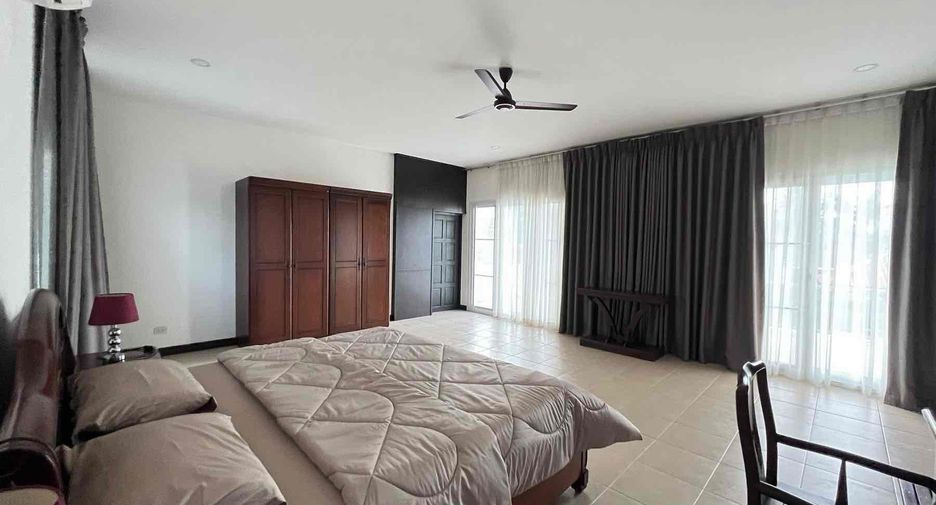 À vendre et à louer 5 chambres villa à Bang Lamung, Chonburi