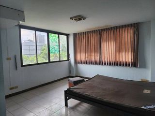 For sale 173 bed apartment in Huai Khwang, Bangkok
