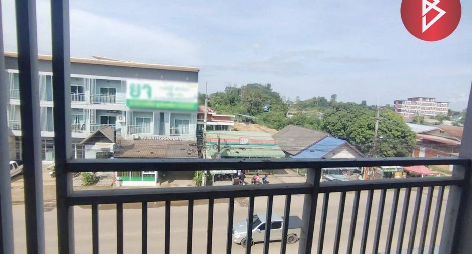 For sale 3 bed retail Space in Si Maha Phot, Prachin Buri