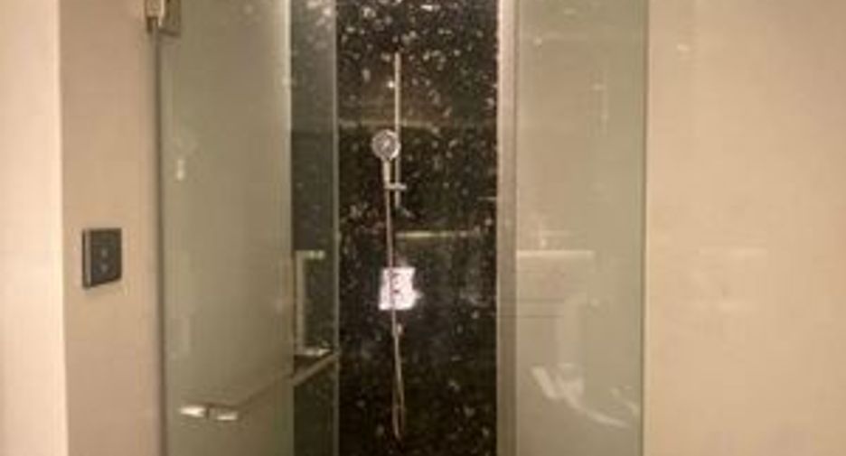 For sale 1 Beds condo in Khlong Toei, Bangkok