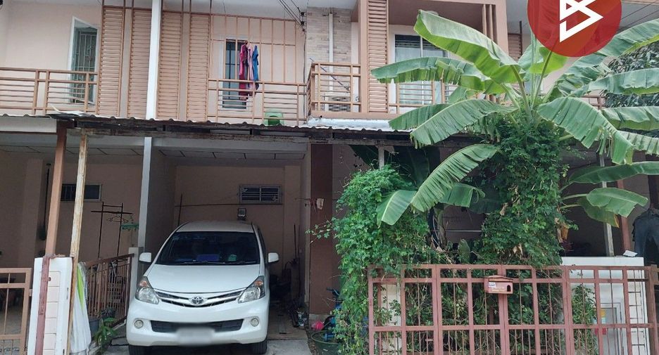 For sale 4 Beds townhouse in Phra Samut Chedi, Samut Prakan