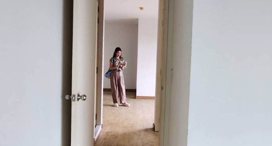 For sale 1 bed condo in Thon Buri, Bangkok