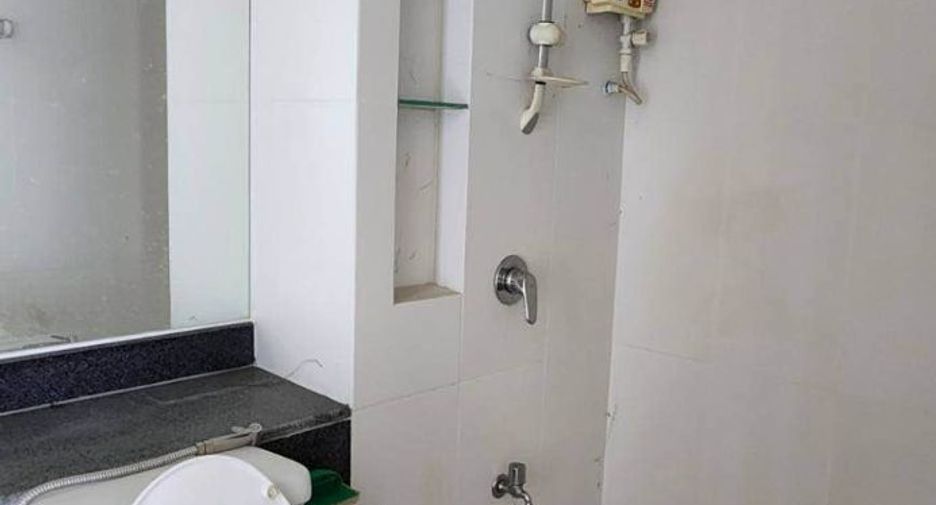 For sale 1 bed condo in Thon Buri, Bangkok