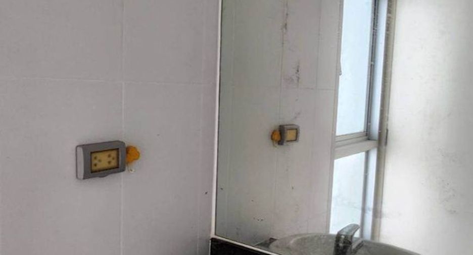 For sale 1 bed condo in Thon Buri, Bangkok