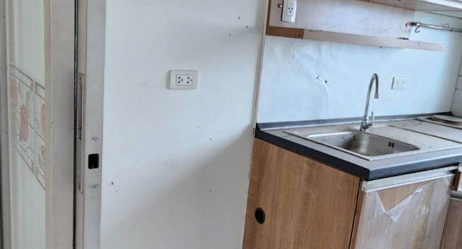 For sale 1 bed condo in Thon Buri, Bangkok
