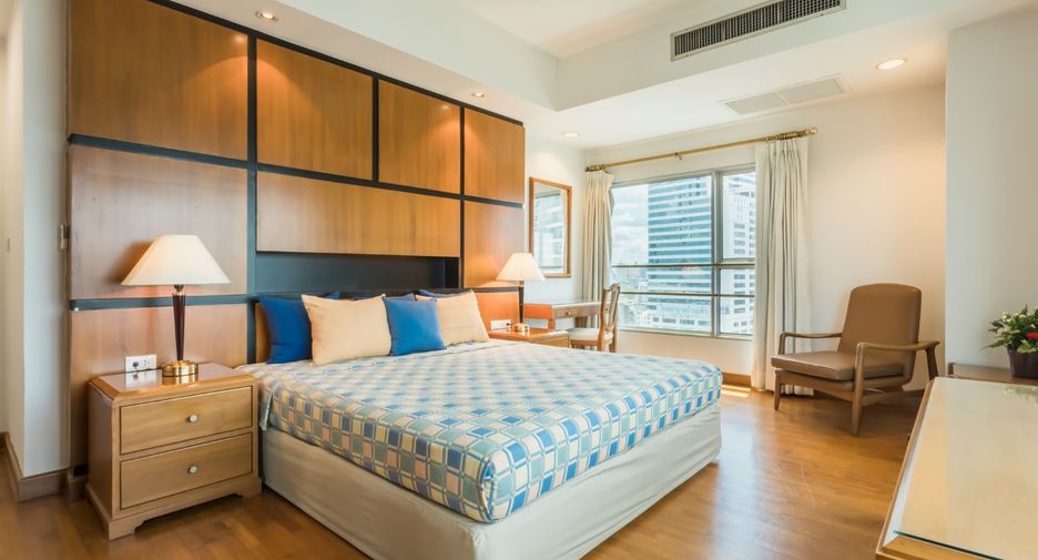 For rent 2 bed condo in Yan Nawa, Bangkok