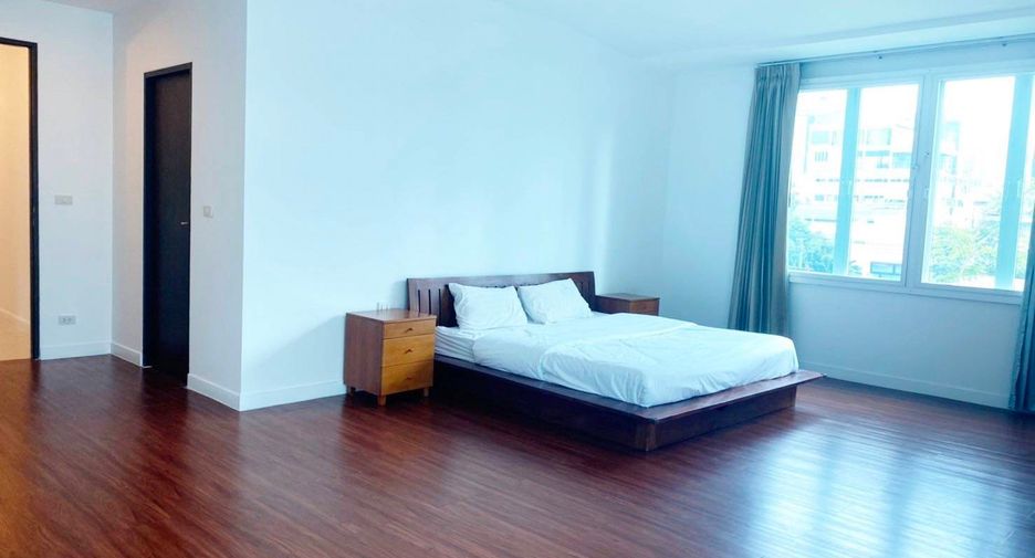 À louer 4 chambres appartement à Watthana, Bangkok