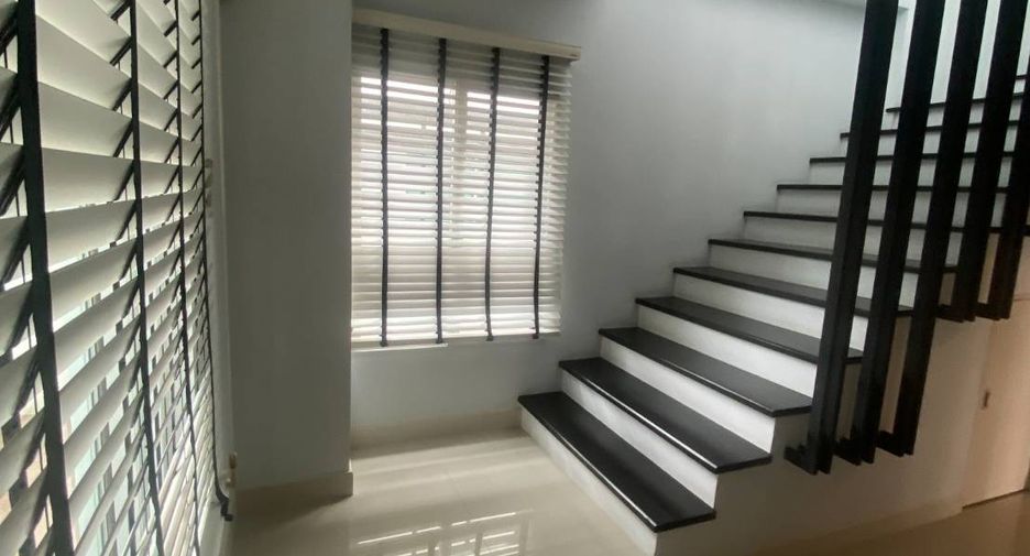 For sale 3 bedrooms house in Prawet, Bangkok