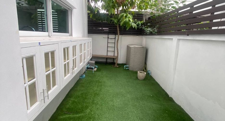 For sale 3 bedrooms house in Prawet, Bangkok