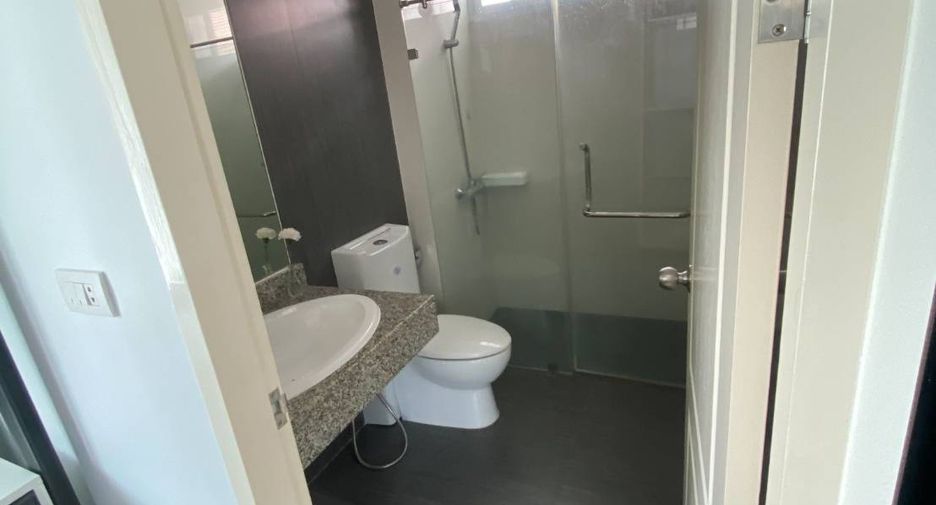 For sale 3 bedrooms house in Prawet, Bangkok