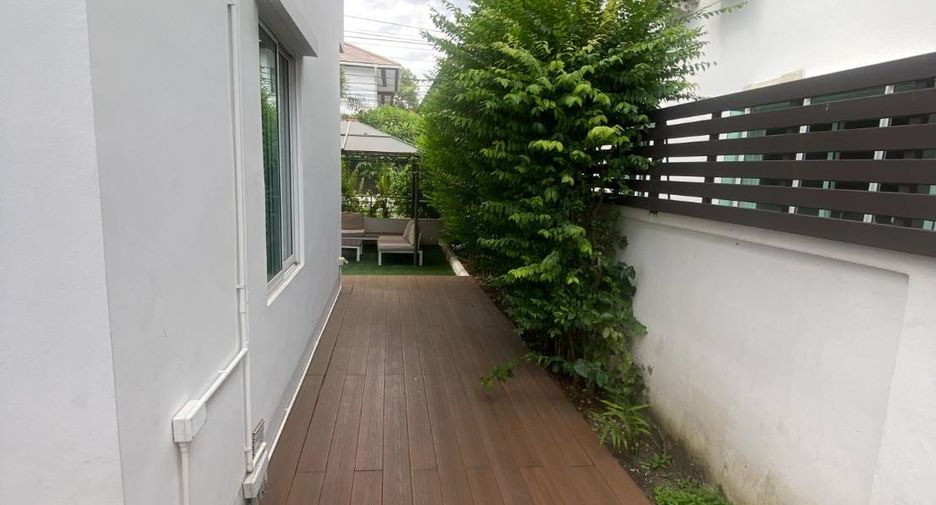 For sale 3 bedrooms house in Prawet, Bangkok