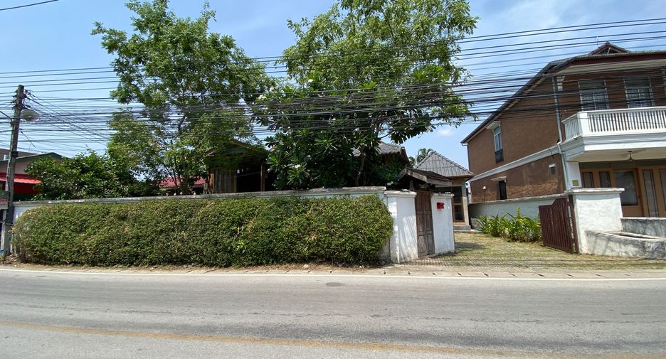 For sale 3 bedrooms house in San Kamphaeng, Chiang Mai